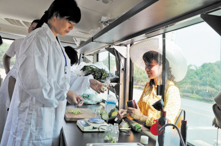 挑選食品安全檢測車廠家，需要注意這3點